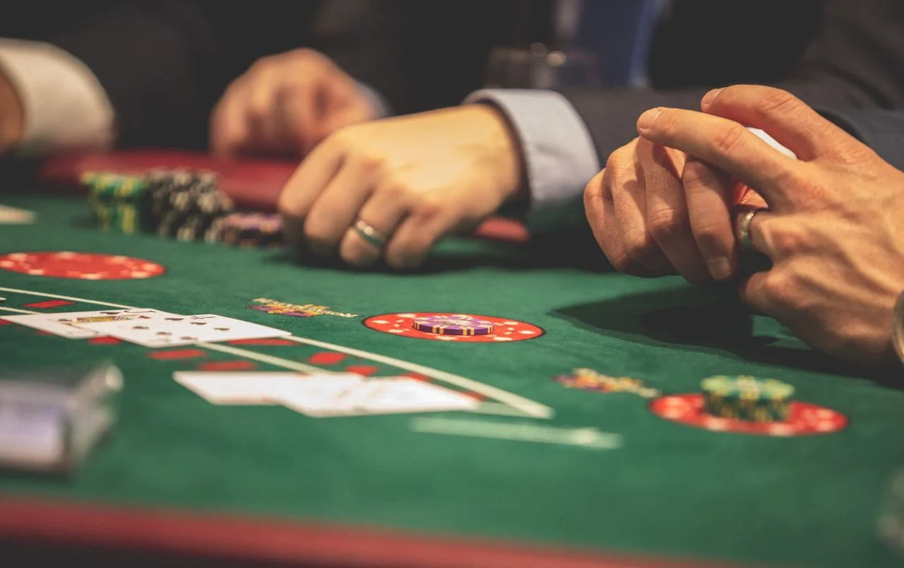 vleague1 — Hệ thống Live Casino chính thức kết hợp danh mục trò chơi bàn
